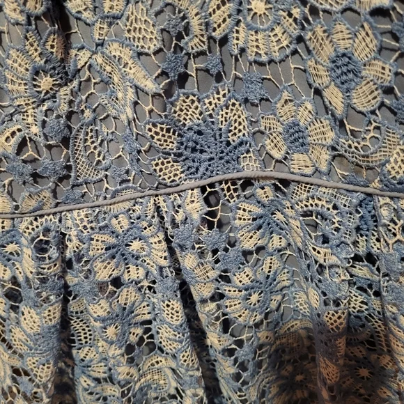 Donna Morgan Chemical Lace Spaghetti Strap Midi Dress Blue Taylor Swift Size 12 - Picture 4 of 6